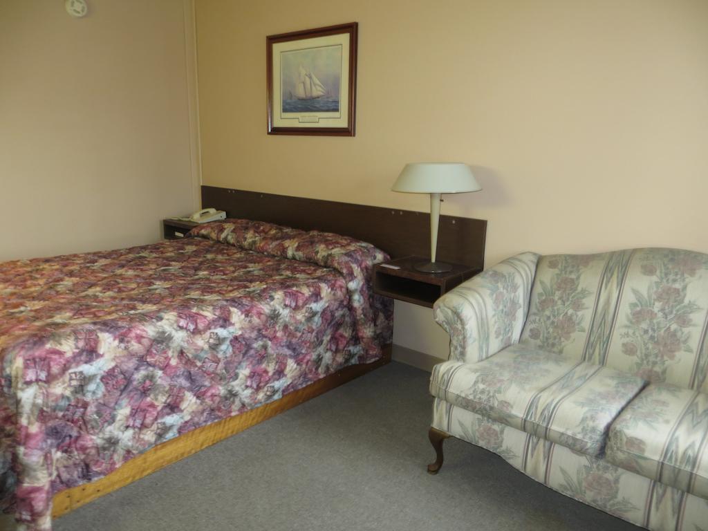 Parkwood Motor Inn Sundre Oda fotoğraf