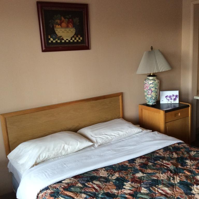 Parkwood Motor Inn Sundre Dış mekan fotoğraf