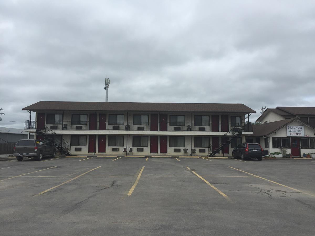 Parkwood Motor Inn Sundre Dış mekan fotoğraf
