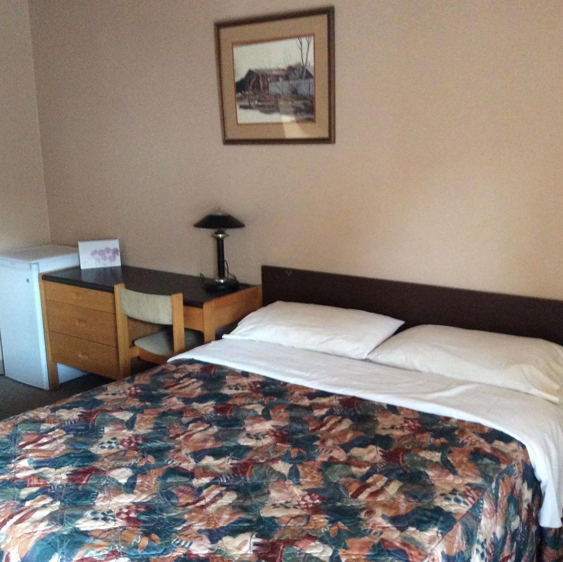 Parkwood Motor Inn Sundre Dış mekan fotoğraf